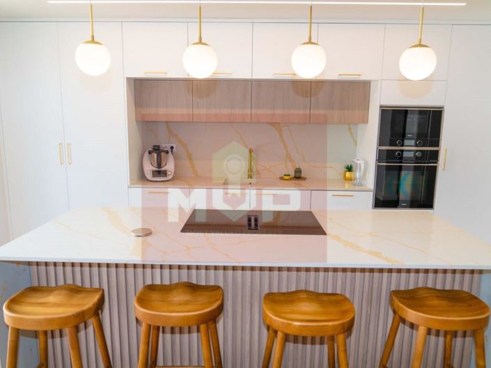 Image No.2-4 Bed House for sale