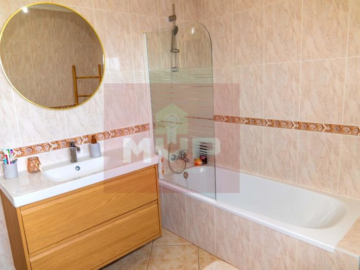 Image No.23-4 Bed House for sale