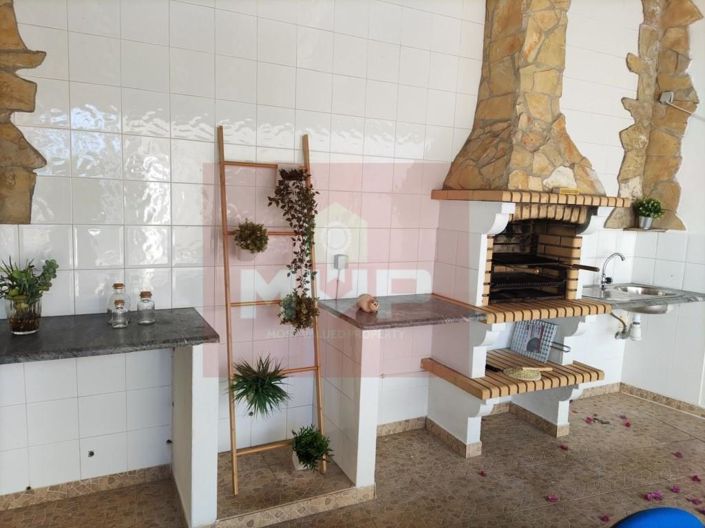 Image No.30-4 Bed House for sale