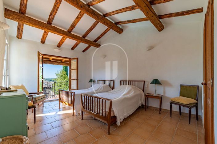 Image No.8-4 Bed House for sale