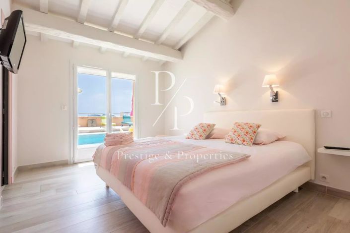 Image No.6-5 Bed House for sale