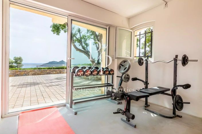 Image No.7-5 Bed House for sale