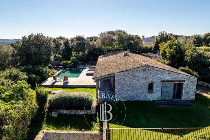 Image No.1-4 Bed House for sale
