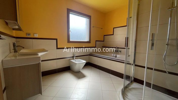 Image No.24-4 Bed House for sale