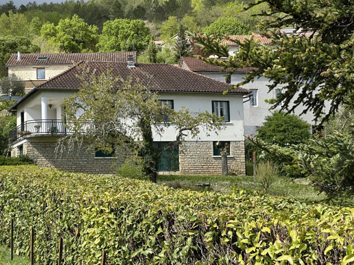 Image No.1-4 Bed House for sale