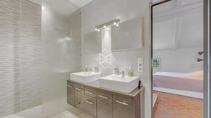 Image No.12-4 Bed House for sale