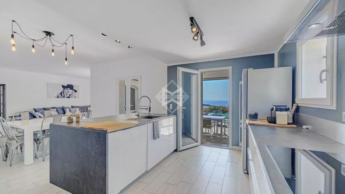 Image No.6-4 Bed House for sale