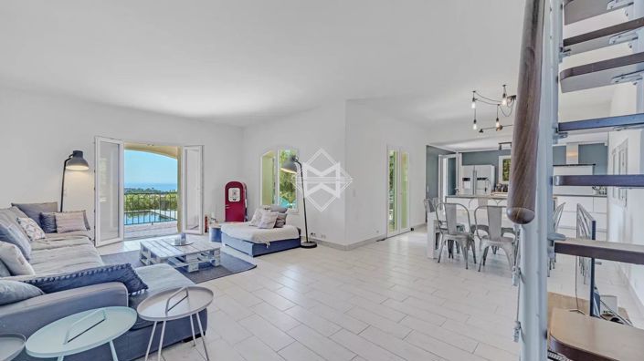 Image No.7-4 Bed House for sale