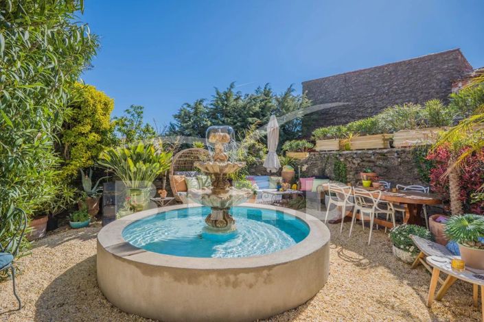 Image No.1-6 Bed House for sale