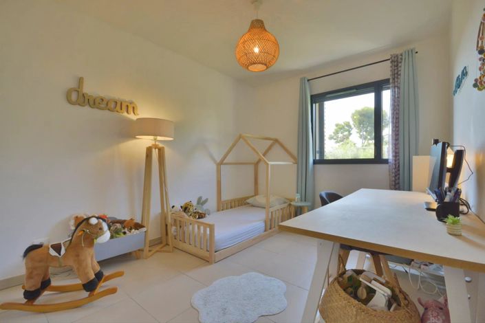 Image No.16-3 Bed House for sale