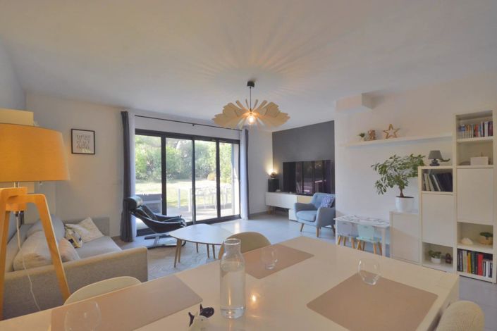 Image No.9-3 Bed House for sale