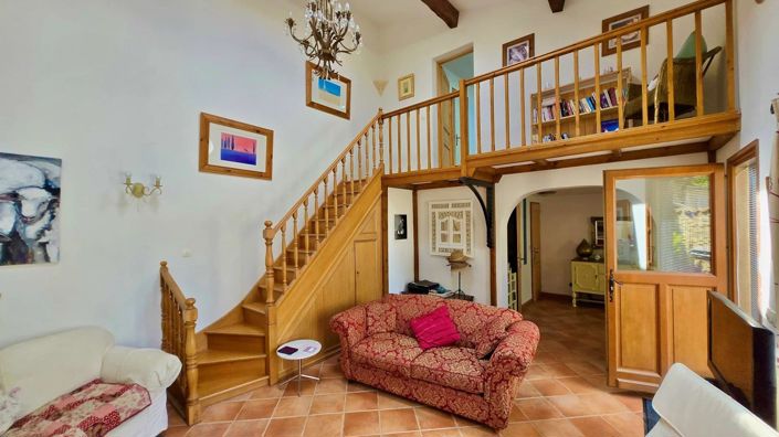 Image No.2-4 Bed House for sale