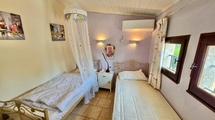 Image No.22-4 Bed House for sale