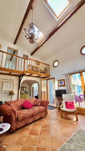 Image No.3-4 Bed House for sale