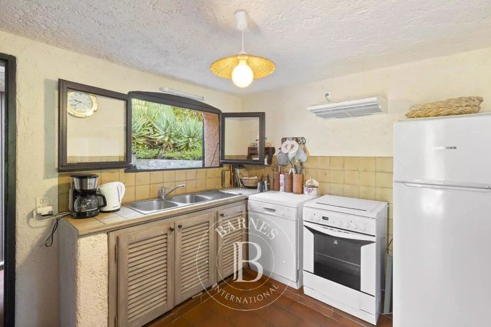 Image No.12-4 Bed House for sale