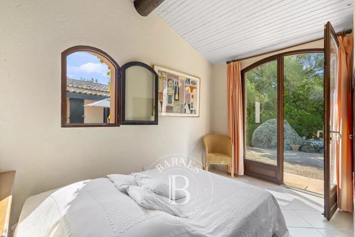 Image No.6-4 Bed House for sale