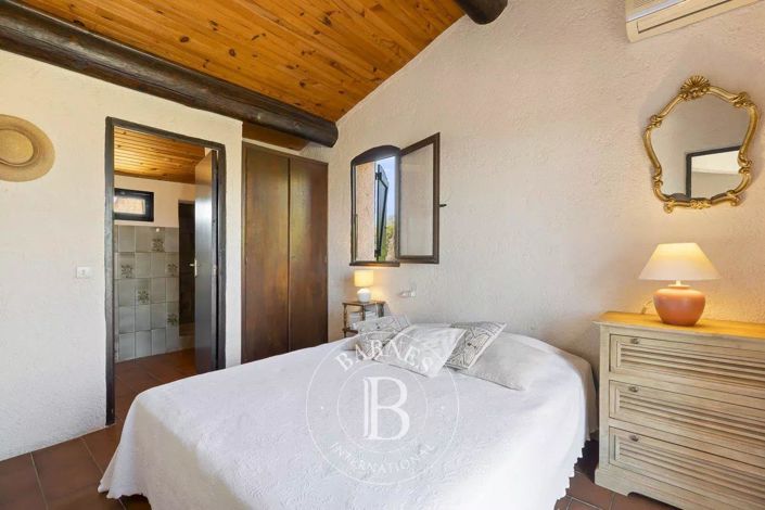 Image No.7-4 Bed House for sale