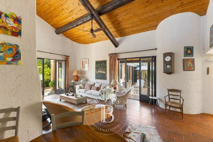 Image No.9-4 Bed House for sale