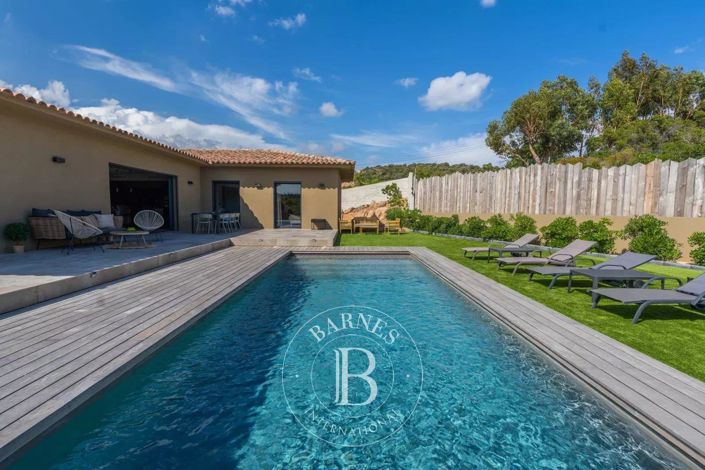 Image No.28-5 Bed House for sale