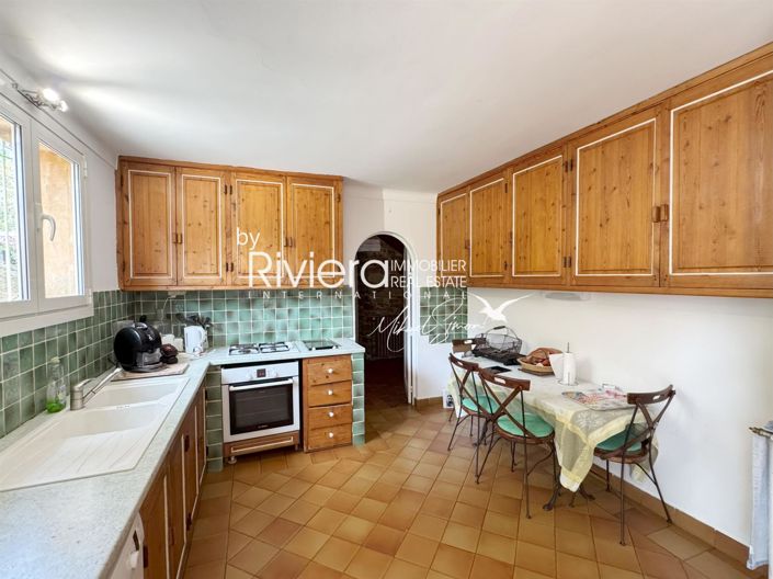 Image No.13-9 Bed House for sale