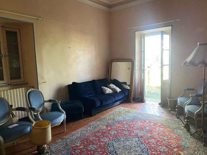 Image No.10-8 Bed House for sale