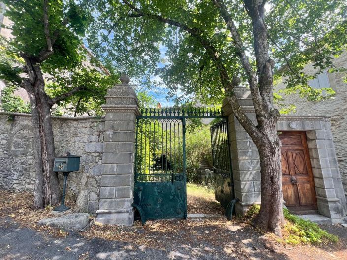 Image No.2-8 Bed House for sale