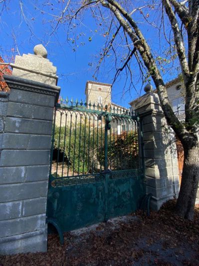 Image No.4-8 Bed House for sale