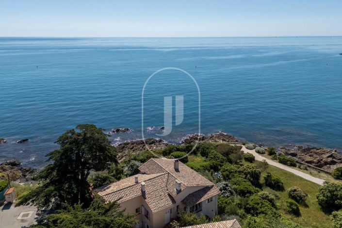 Image No.1-6 Bed House for sale