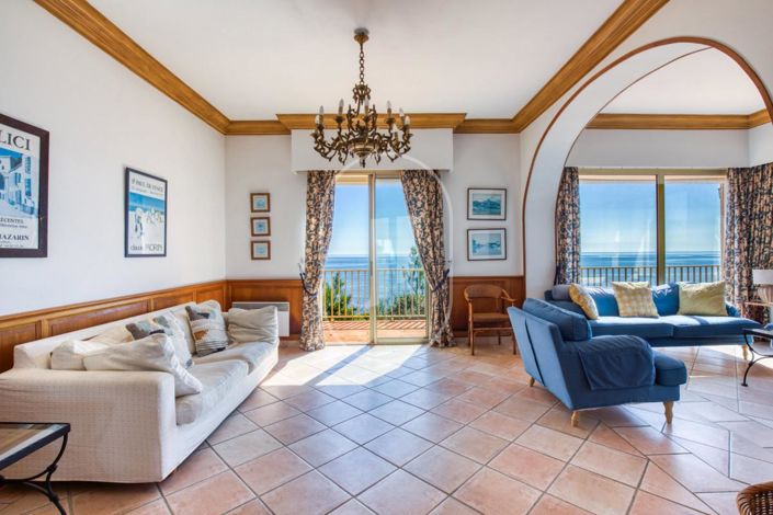 Image No.3-6 Bed House for sale