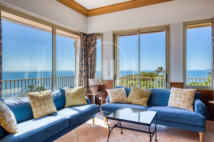 Image No.5-6 Bed House for sale