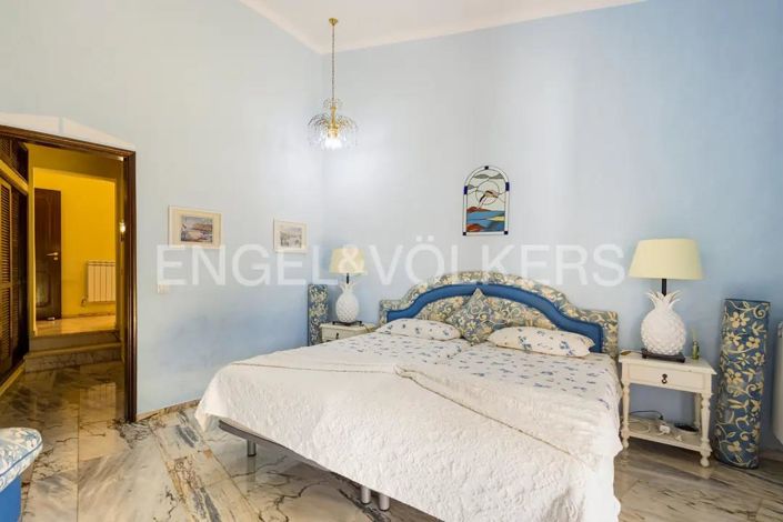 Image No.24-3 Bed House for sale