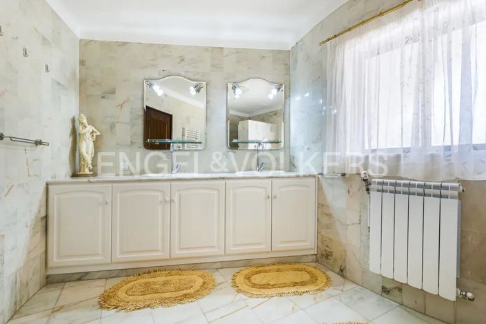 Image No.33-3 Bed House for sale