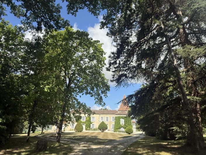 Image No.2-Maison de 4 chambres à vendre à Condom