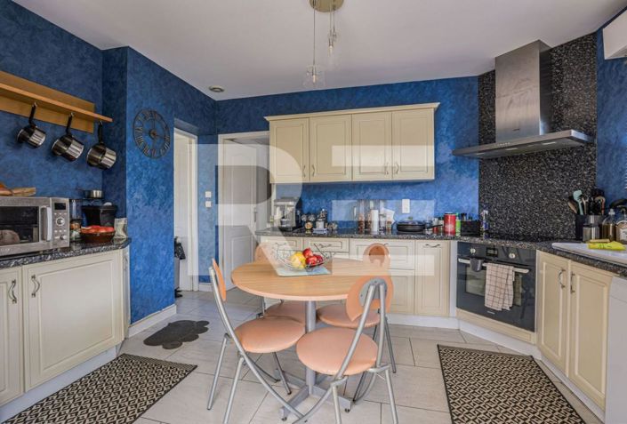 Image No.3-4 Bed House for sale