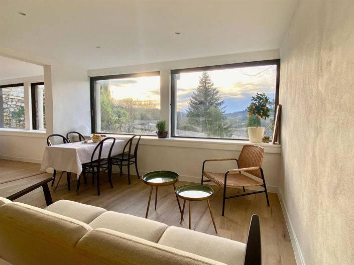 Image No.16-8 Bed Property for sale