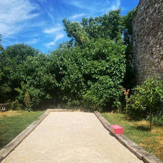 Image No.9-8 Bed Property for sale