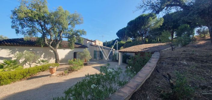 Image No.32-8 Bed House for sale