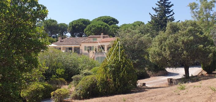 Image No.5-8 Bed House for sale