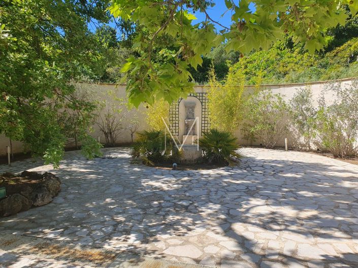 Image No.7-8 Bed House for sale