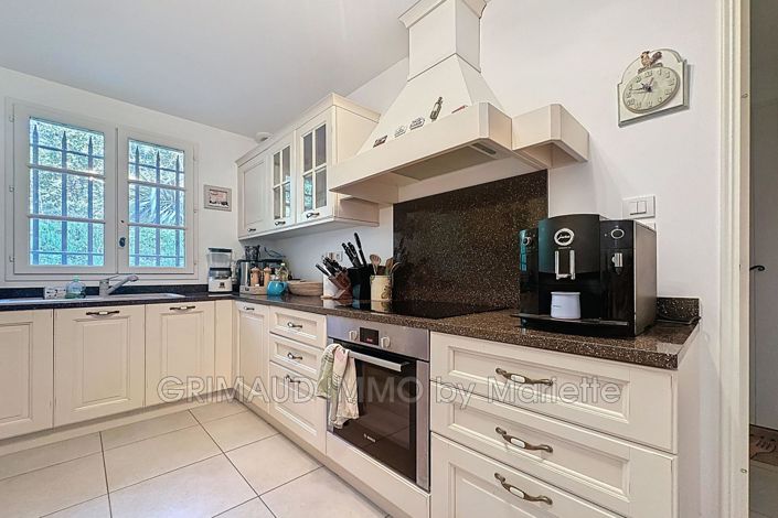 Image No.9-4 Bed House for sale