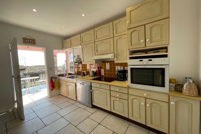 Image No.11-3 Bed House for sale