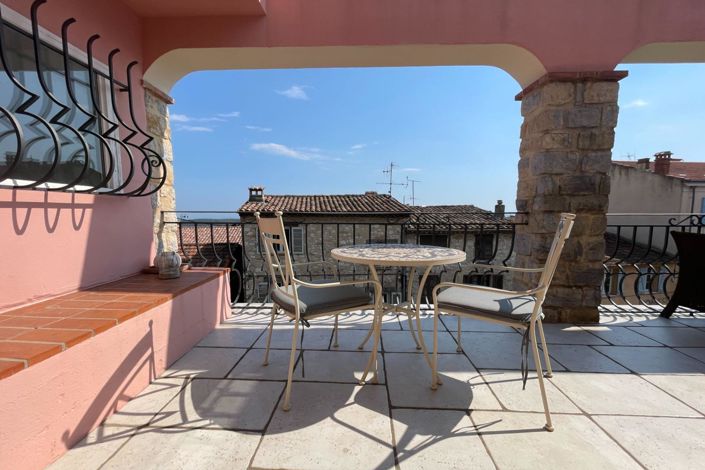 Image No.19-3 Bed House for sale