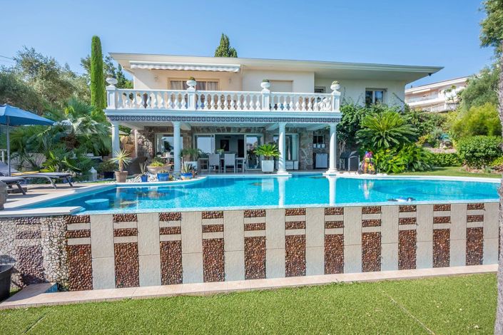 Image No.1-4 Bed House for sale