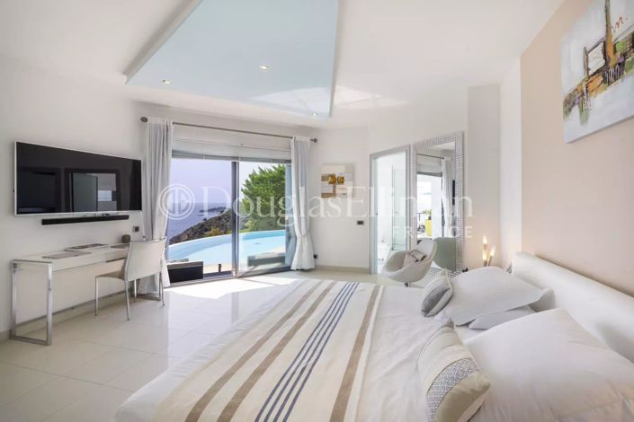 Image No.10-4 Bed House for sale