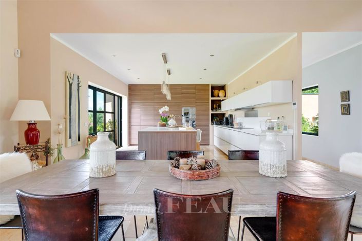 Image No.13-5 Bed House for sale