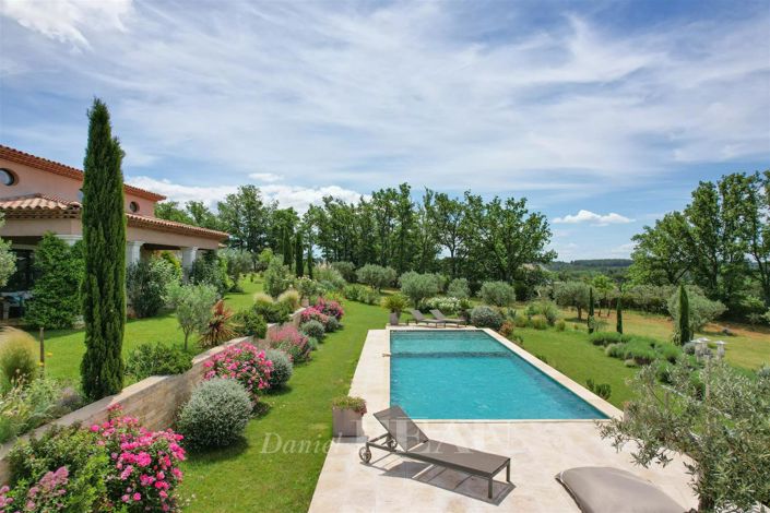 Image No.9-5 Bed House for sale