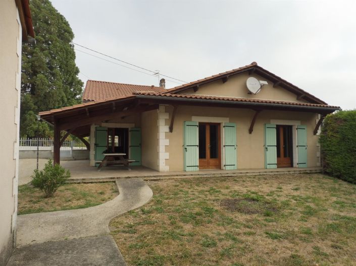 Image No.10-3 Bed House for sale