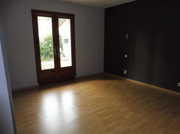 Image No.11-3 Bed House for sale