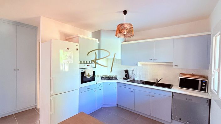 Image No.12-3 Bed House for sale