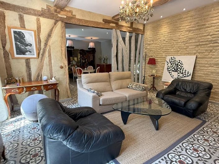 Image No.6-4 Bed House for sale